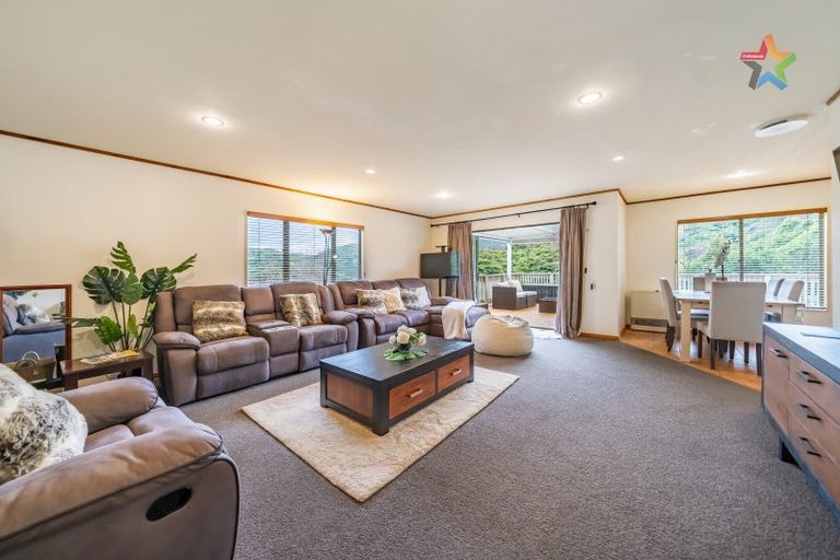 Photo of property in 16 Haast Close, Kelson, Lower Hutt, 5010