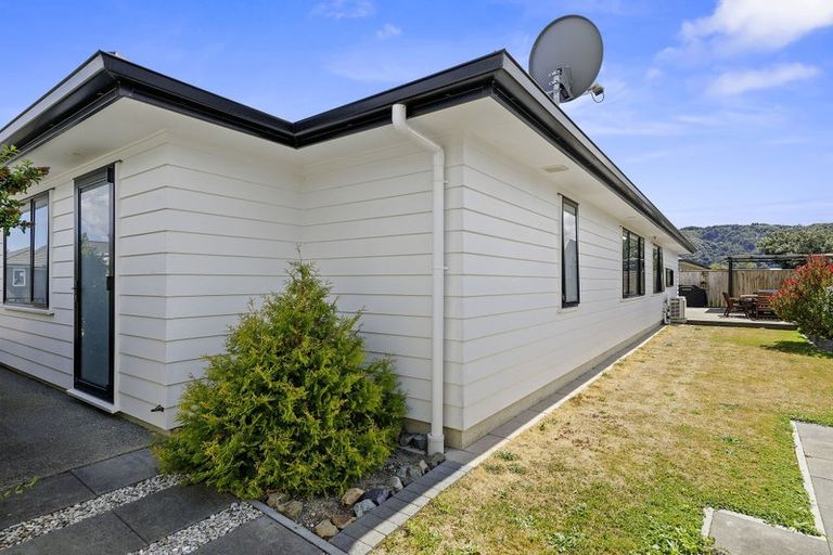 Photo of property in 11 Poulson Grove, Trentham, Upper Hutt, 5018