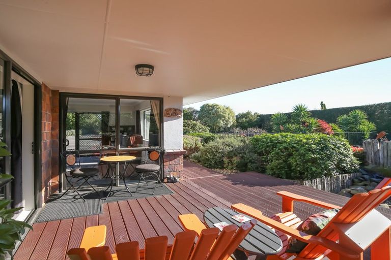 Photo of property in 47 Pohutukawa Drive, Levin, 5571