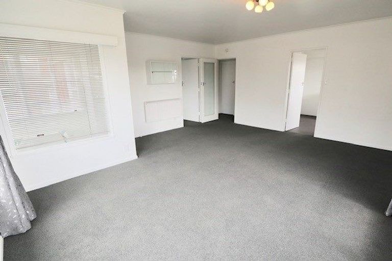 Photo of property in 1/6 Hart Road, Hauraki, Auckland, 0622