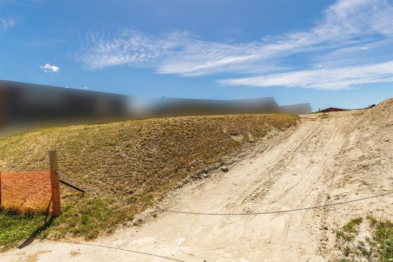 Photo of property in 7 Mcneil Crescent, Wanaka, 9305