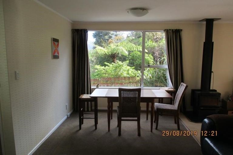 Photo of property in 3 Spruce Grove, Ranui, Porirua, 5024