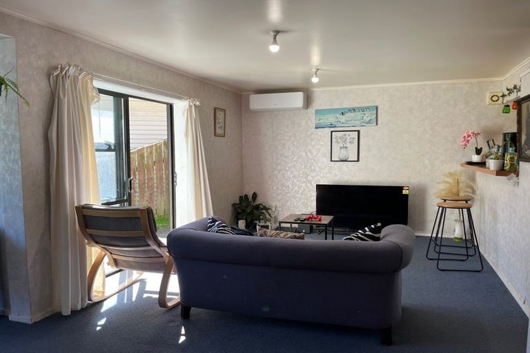 Photo of property in 81 Monorgan Road, Strathmore Park, Wellington, 6022