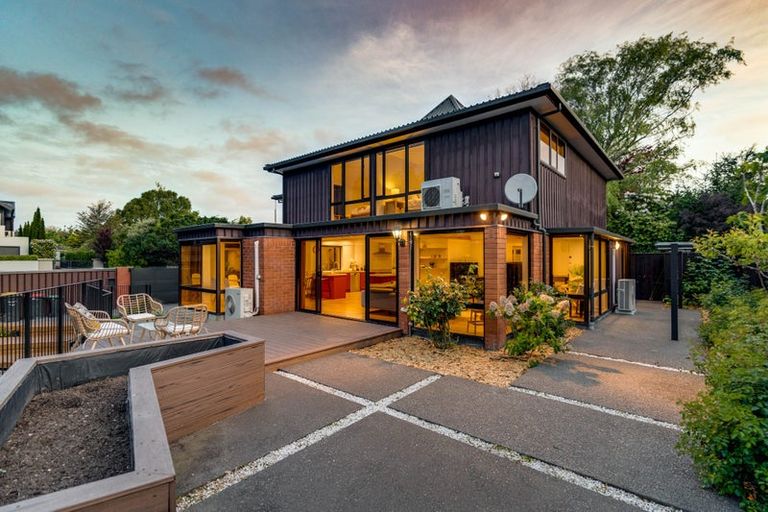 Photo of property in 2/143 Straven Road, Fendalton, Christchurch, 8014