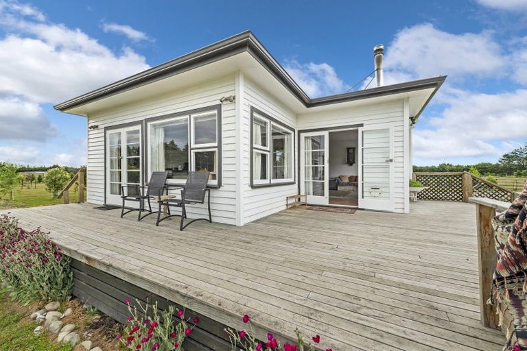 Photo of property in 106 Glews Road, Cust, Rangiora, 7471