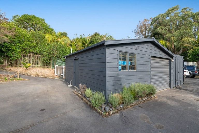 Photo of property in 1688 South Head Road, South Head, Helensville, 0874