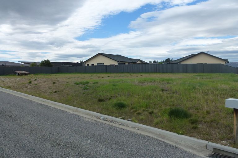 Photo of property in 16 Larch Crescent, Alexandra, 9320