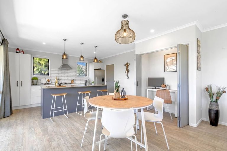 Photo of property in 6 Tavarnya Way, Patumahoe, Pukekohe, 2679