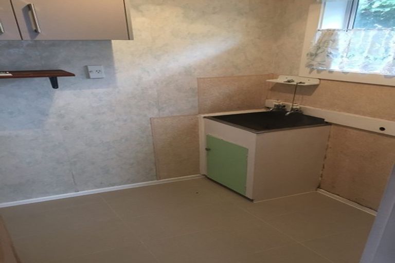 Photo of property in 38 Dickson Crescent, Hornby, Christchurch, 8042