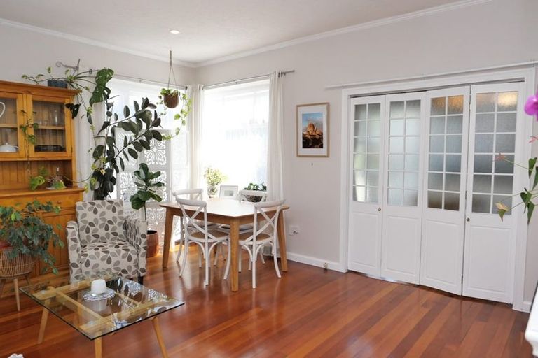 Photo of property in 213 Te Moana Road, Waikanae, 5036