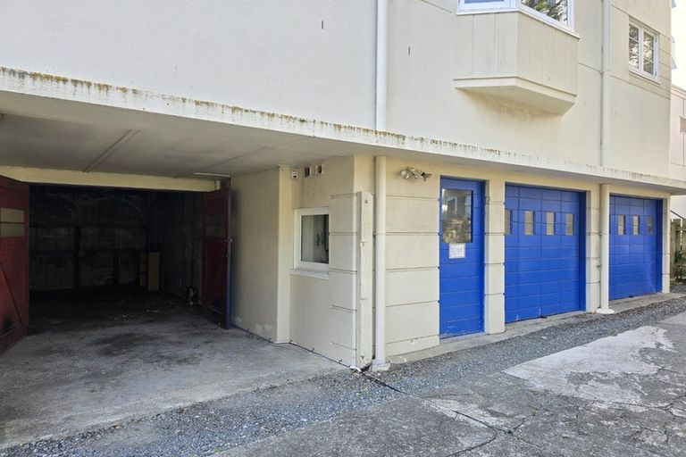 Photo of property in 82 Majoribanks Street, Mount Victoria, Wellington, 6011