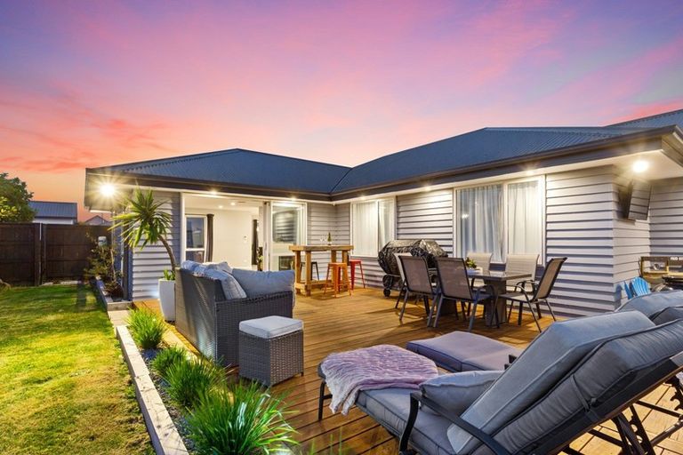 Photo of property in 31 Tahuna Street, Pegasus, 7612