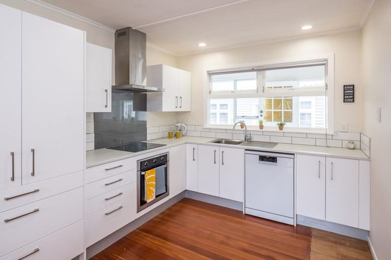 Photo of property in 3a Rimu Road, Raumati Beach, Paraparaumu, 5032