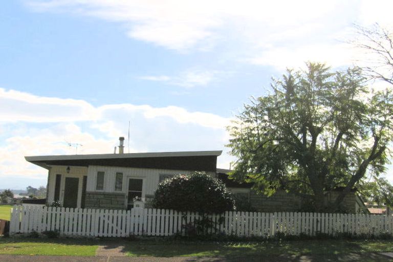 Photo of property in 38 Carlton Street, Bellevue, Tauranga, 3110