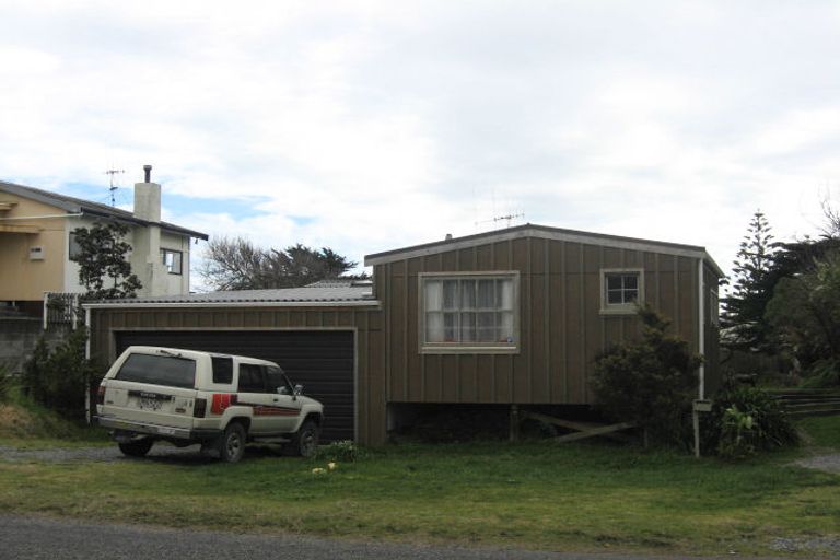 Photo of property in 99 Park Avenue, Waitarere Beach, Levin, 5510