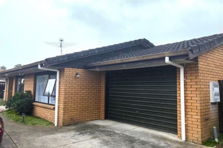 Photo of property in 2/16 Ross Martin Court, Conifer Grove, Takanini, 2112