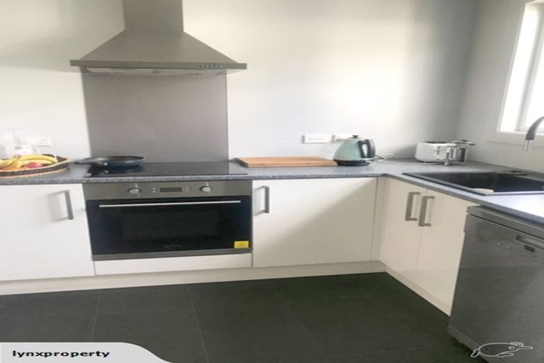 Photo of property in 410 Muritai Road, Eastbourne, Lower Hutt, 5013