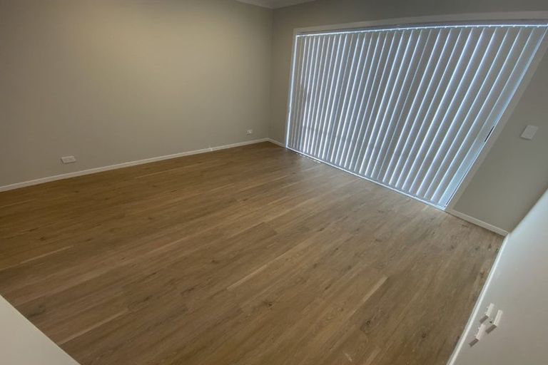 Photo of property in 2/125b Metcalfe Road, Ranui, Auckland, 0612