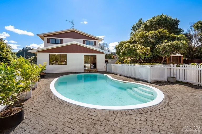 Photo of property in 127 Gemstone Drive, Birchville, Upper Hutt, 5018