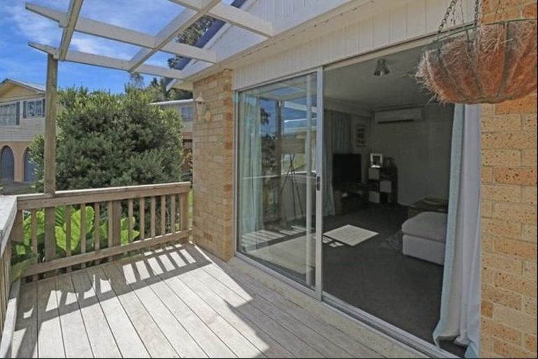 Photo of property in 1/11 Lowry Crescent, Stokes Valley, Lower Hutt, 5019