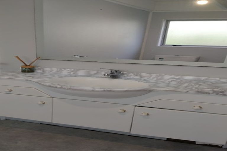 Photo of property in 89b Colwill Road, Massey, Auckland, 0614