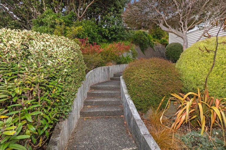 Photo of property in 4 Mana View Road, Paremata, Porirua, 5026