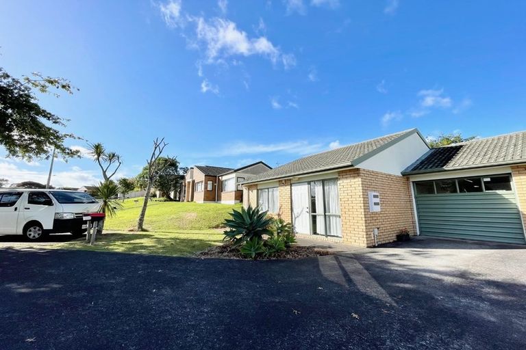 Photo of property in 1/12 Blueridge Close, Sunnyvale, Auckland, 0612