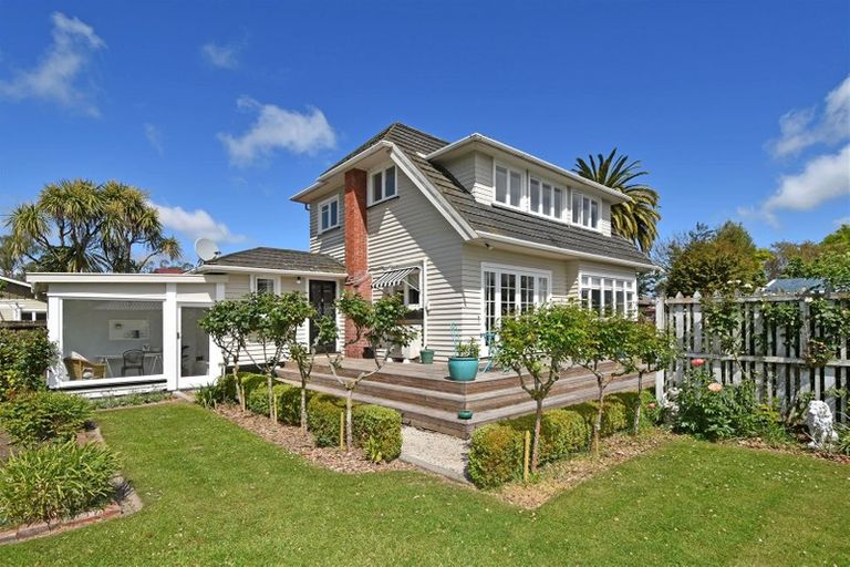 Photo of property in 8 Norwood Street, Beckenham, Christchurch, 8023