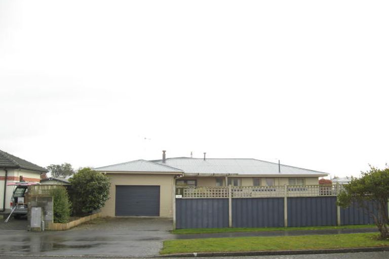 Photo of property in 74 Nichol Street, Heidelberg, Invercargill, 9812