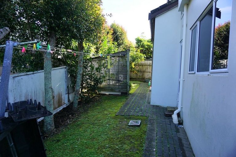 Photo of property in 2/13 Markham Place, Bucklands Beach, Auckland, 2012