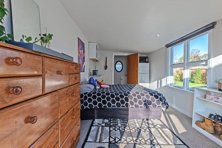 Photo of property in 8 Tenby Place, Avondale, Christchurch, 8061