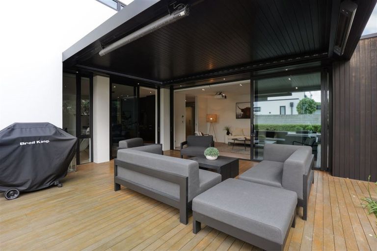 Photo of property in 18 Roa Road, Fendalton, Christchurch, 8041