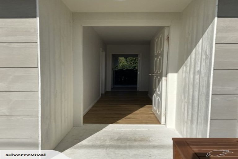 Photo of property in 1/16 Stanley Road, Glenfield, Auckland, 0629