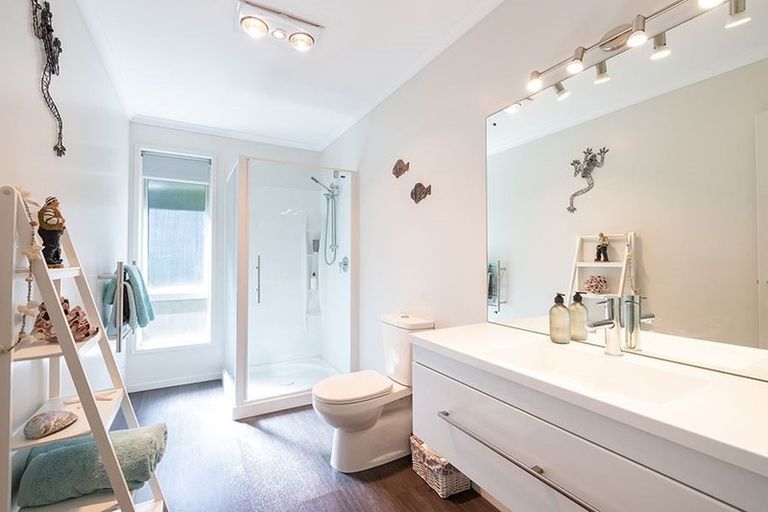 Photo of property in 9 Muncaster Road, Snells Beach, 0920