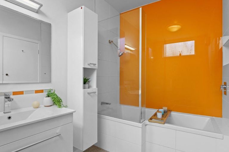 Photo of property in 9 Moana Road, Paraparaumu, 5032