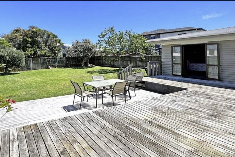 Photo of property in 2 Lincoln Road, Manurewa East, Auckland, 2102