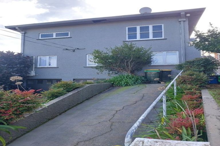Photo of property in 5c Pendarves Street, New Plymouth, 4310