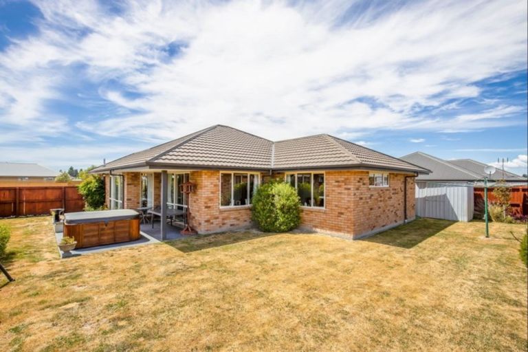 Photo of property in 21 Galatos Street, Rangiora, 7400