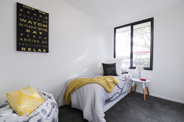 Photo of property in 4/7 Barneys Farm Road, Clendon Park, Auckland, 2103