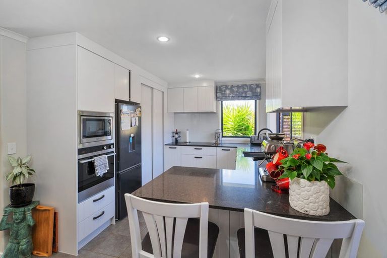 Photo of property in 16 Cobham Lane, Whitianga, 3510