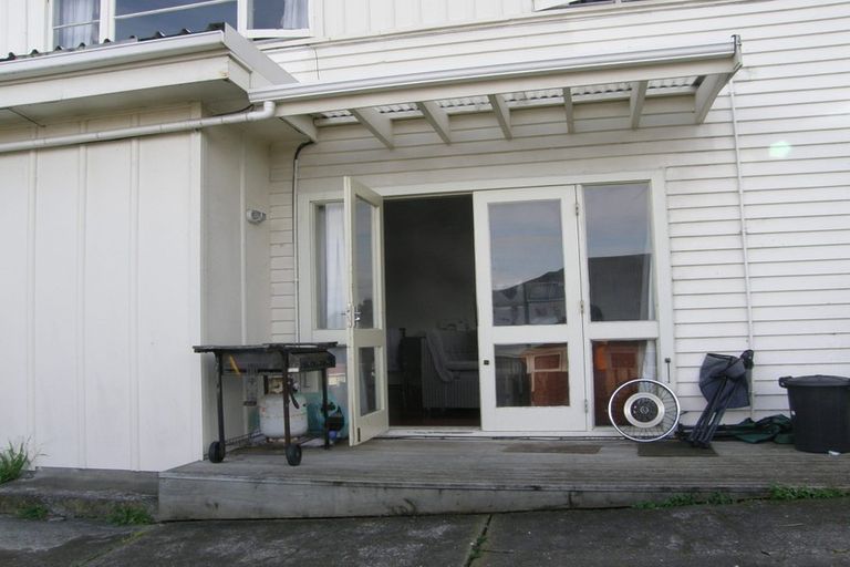 Photo of property in 8 Papawai Terrace, Mount Cook, Wellington, 6021