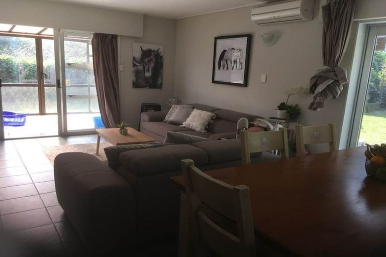 Photo of property in 10/31 Mana Avenue, Titahi Bay, Porirua, 5022