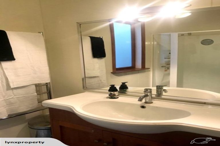 Photo of property in 410 Muritai Road, Eastbourne, Lower Hutt, 5013