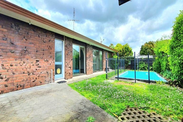 Photo of property in 21b Sunnypark Avenue, Rosehill, Papakura, 2113