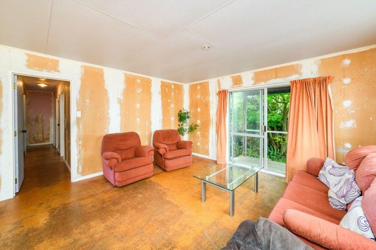 Photo of property in 2 Tiller Close, Kelvin Grove, Palmerston North, 4414