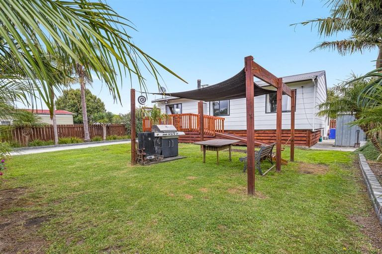 Photo of property in 35b Parakai Avenue, Parakai, 0830