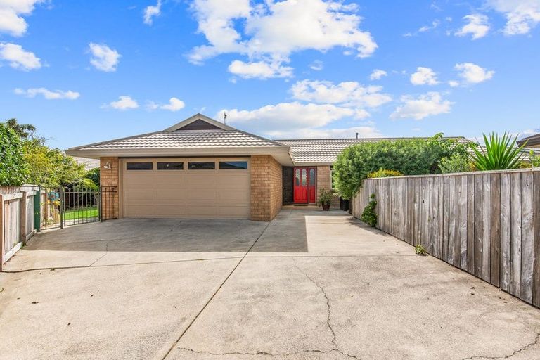 Photo of property in 96 Cedar Drive, Paraparaumu Beach, Paraparaumu, 5032