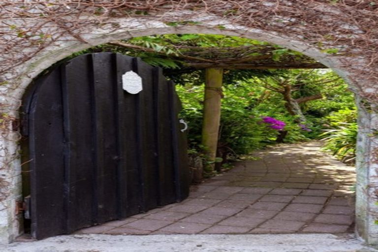 Photo of property in 33 Fitzroy Road, Fitzroy, New Plymouth, 4312