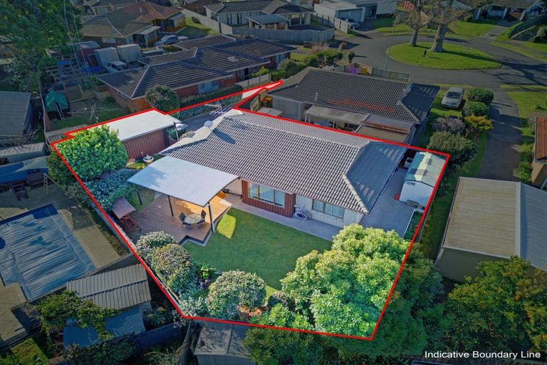 Photo of property in 2/18 Glengowan Place, Conifer Grove, Takanini, 2112