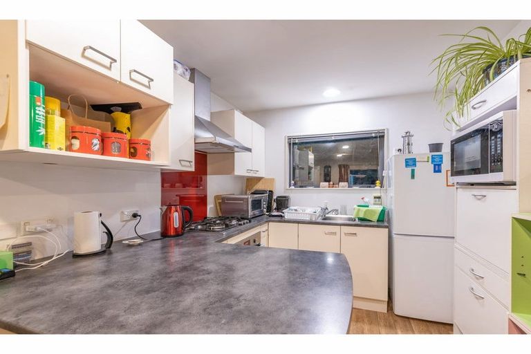 Photo of property in 205 High Street, Oxford, 7430